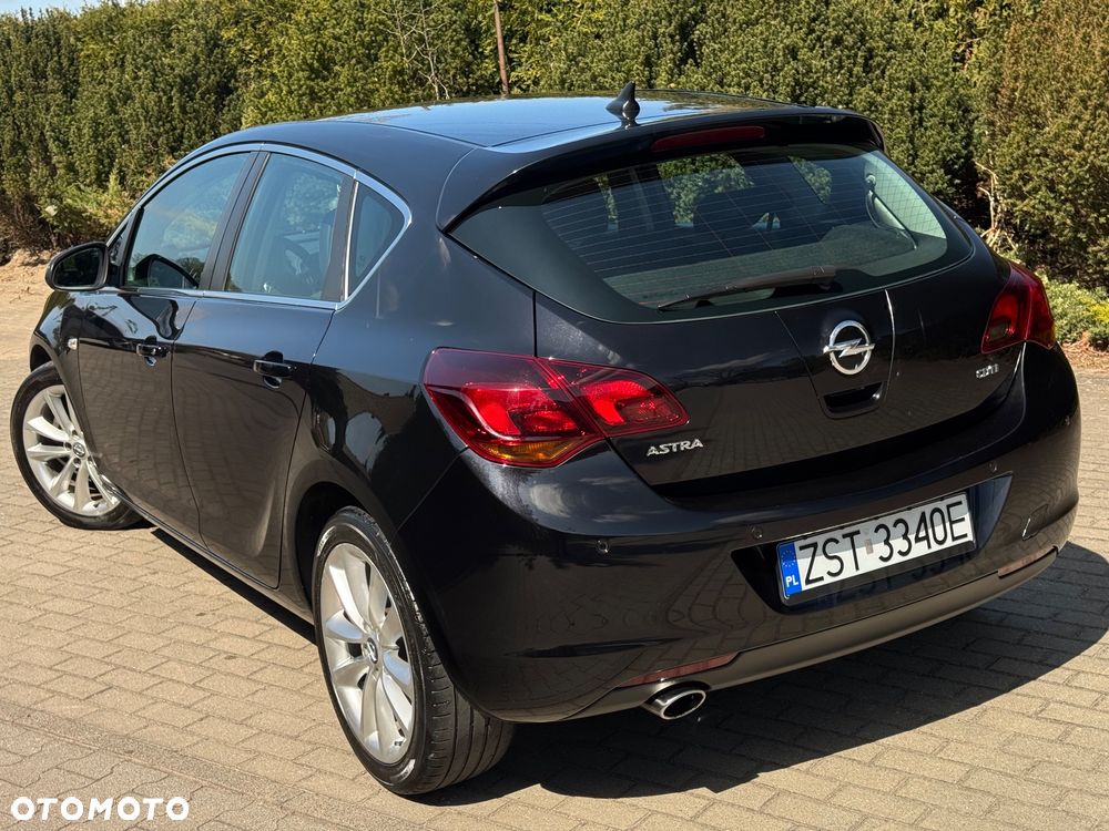 Opel Astra 2.0 CDTI Cosmo - 7