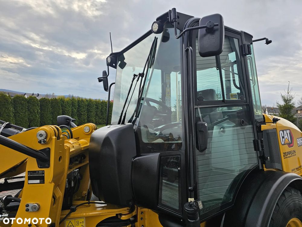 Caterpillar 906 M - 30