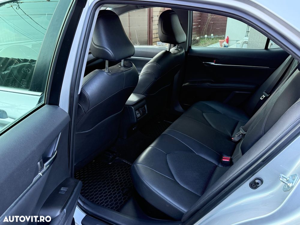 Toyota Camry Business Edition - 16