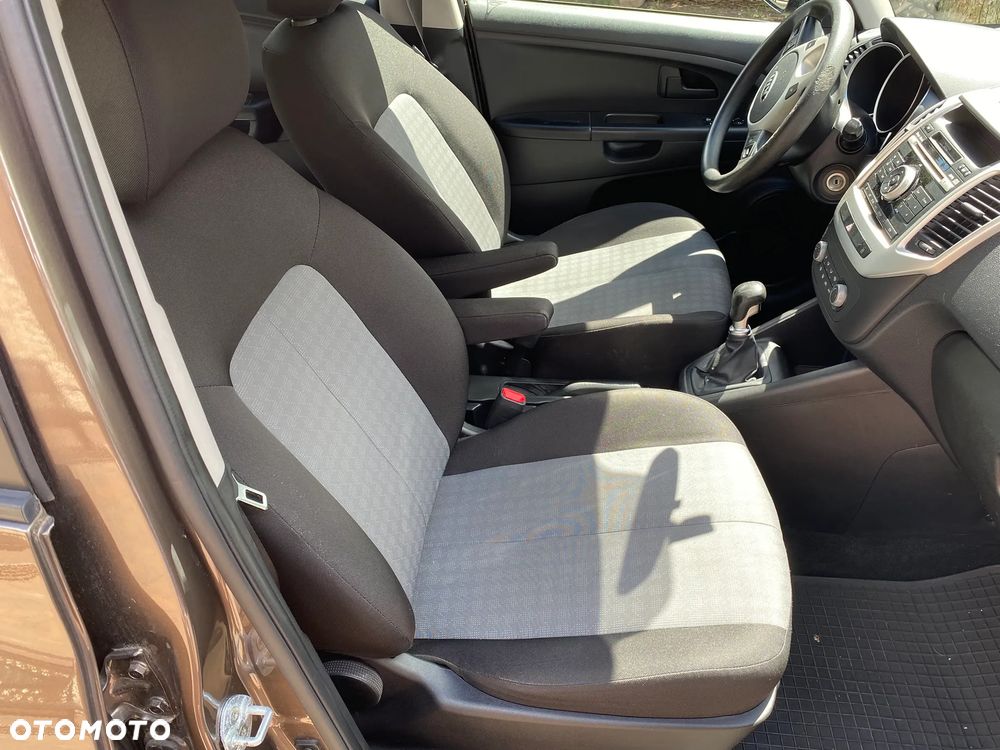 Kia Venga 1.4 L - 6