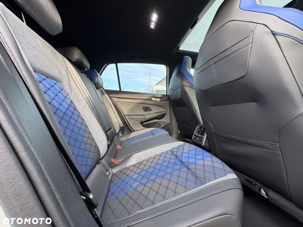 Volkswagen Golf - 14