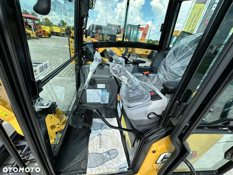 Caterpillar 301.8 GWARANCJA FABRYCZNA 3 LATA - 25