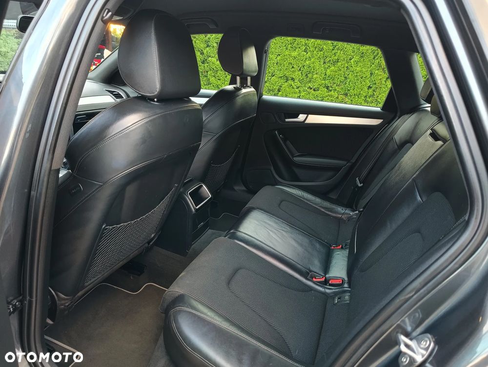 Audi A4 Avant 2.0 TDI DPF clean diesel quattro S line Sportpaket - 29