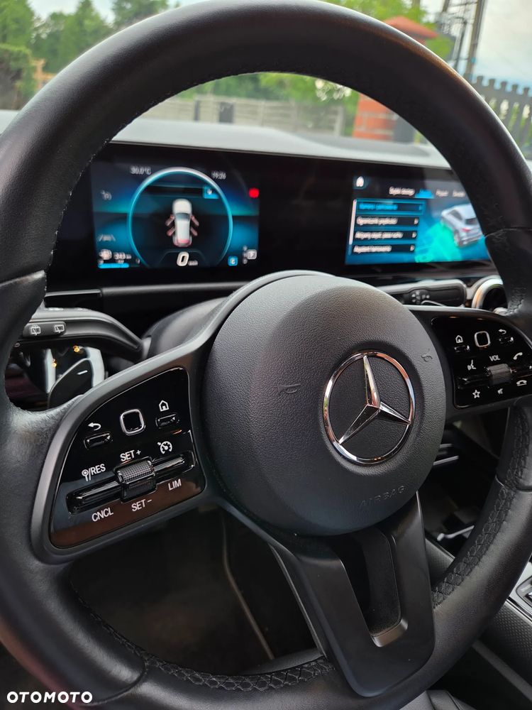 Mercedes-Benz GLA 200 Business Edition - 14