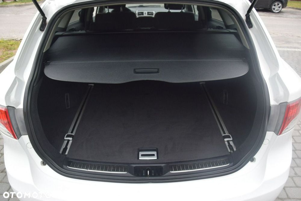 Toyota Avensis - 23