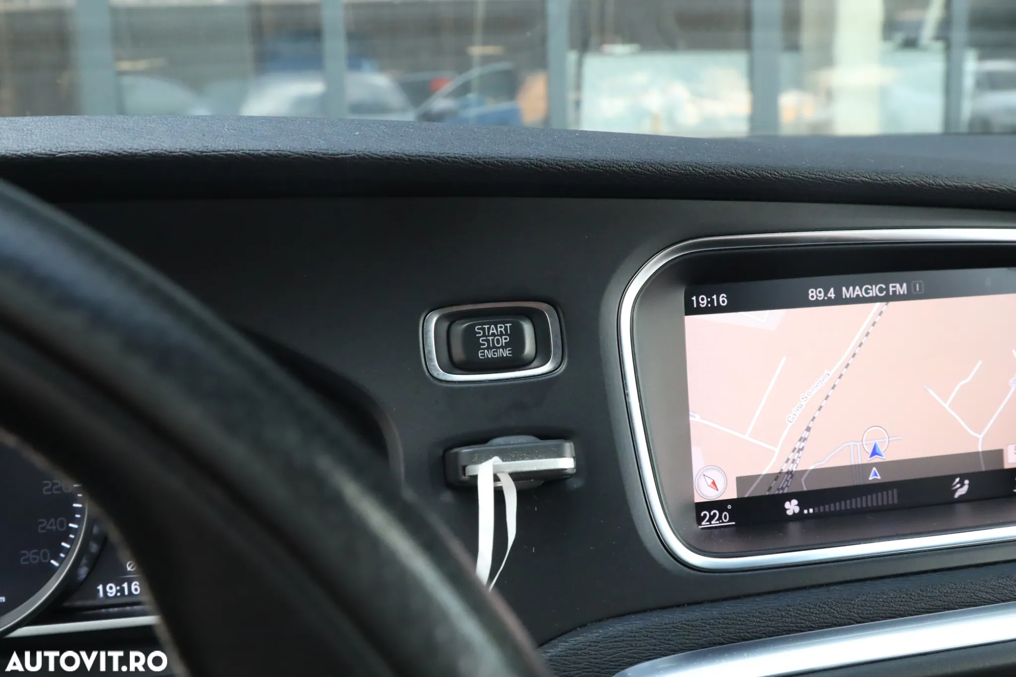 Volvo V40 D3 Geartronic RDesign - 17