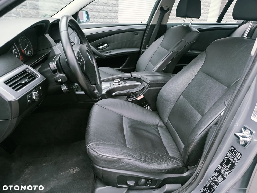 BMW Seria 5 525i - 10