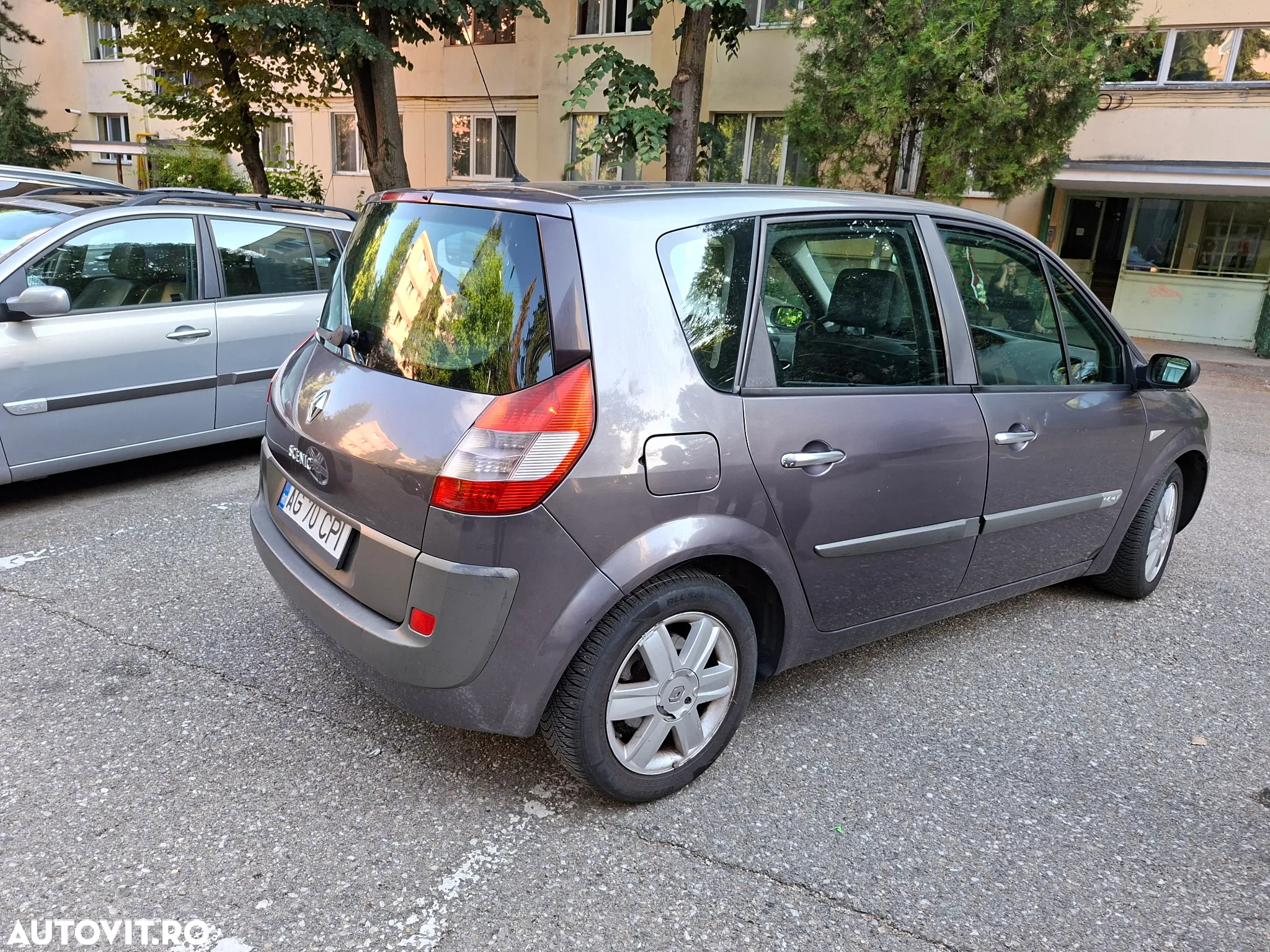 Renault Scenic 1.6 16V Authentique - 3