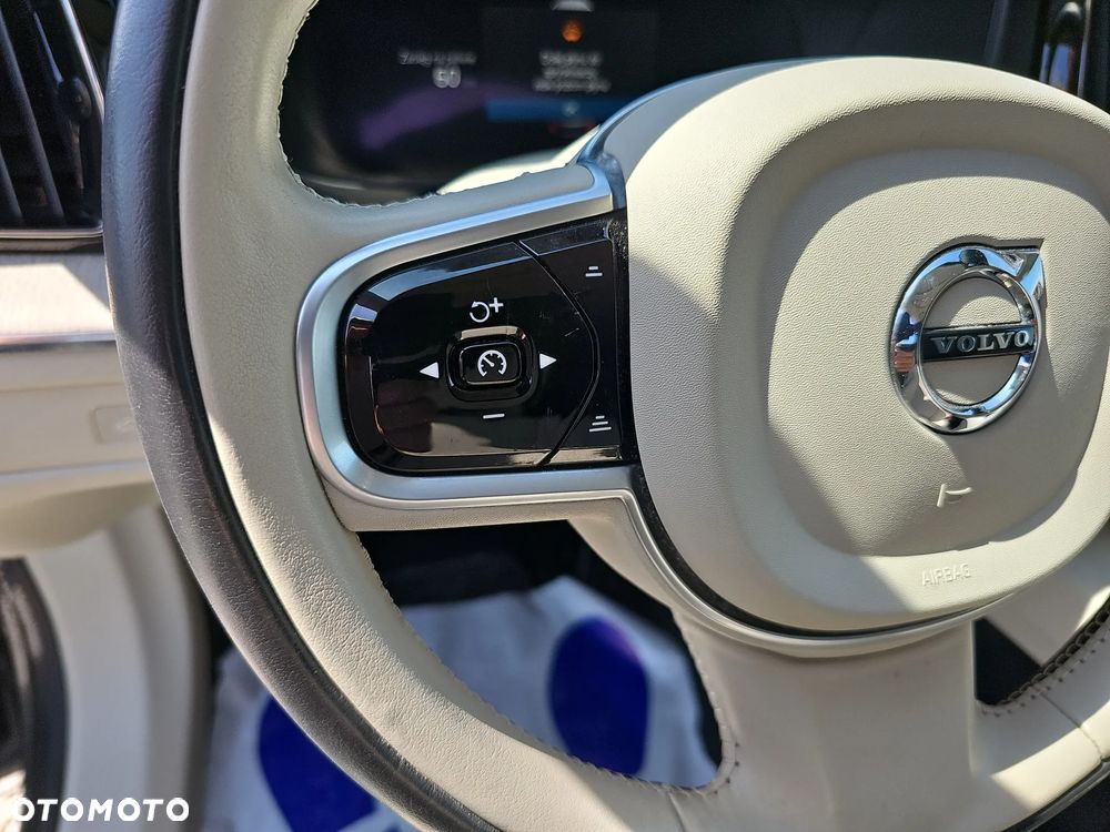 Volvo XC 60 B4 D Plus Bright - 17