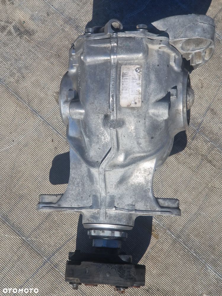 F10 F11 F01 F02 7584448 3.08 TYLNY DYFERENCJAŁ - 5