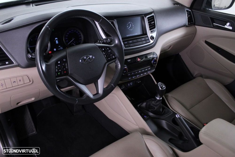 Hyundai Tucson 1.7 CRDi Premium - 31