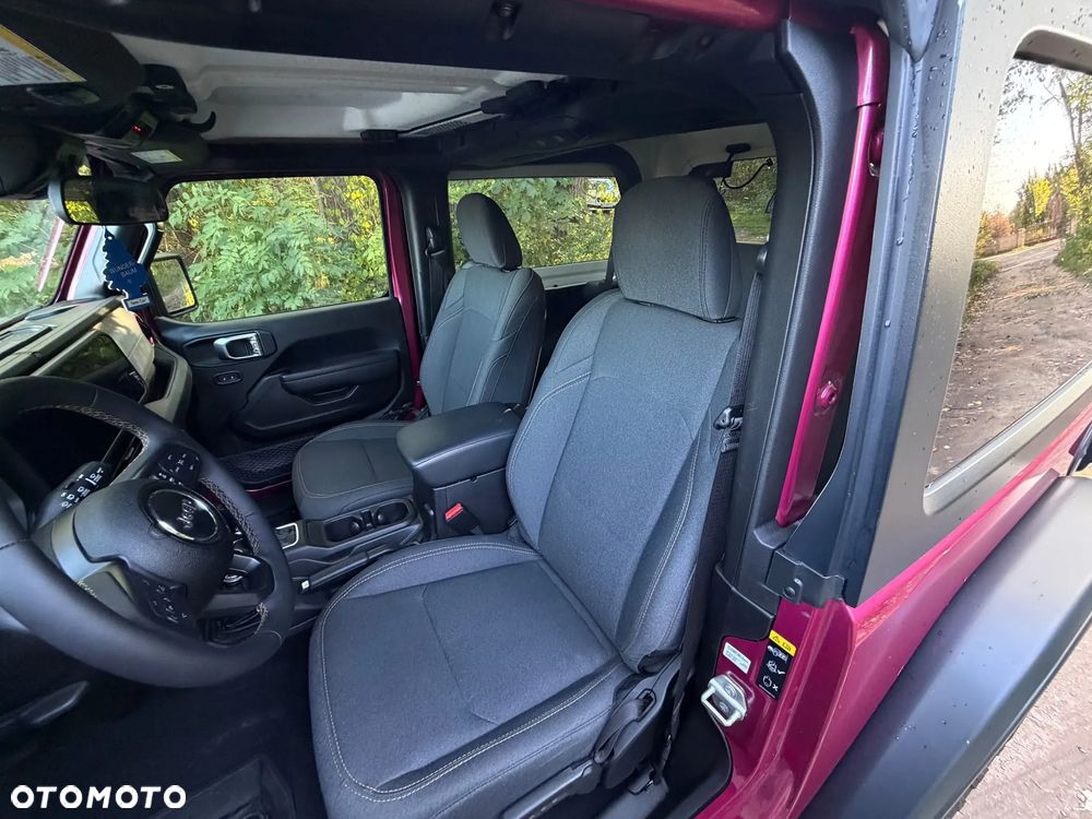 Jeep Wrangler - 21