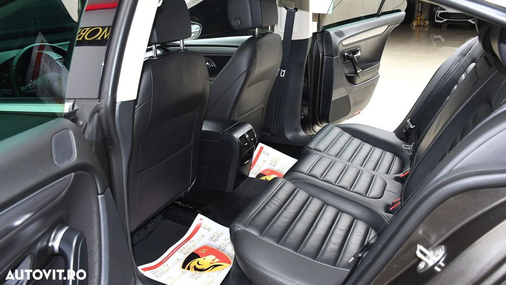 Volkswagen Passat CC - 11