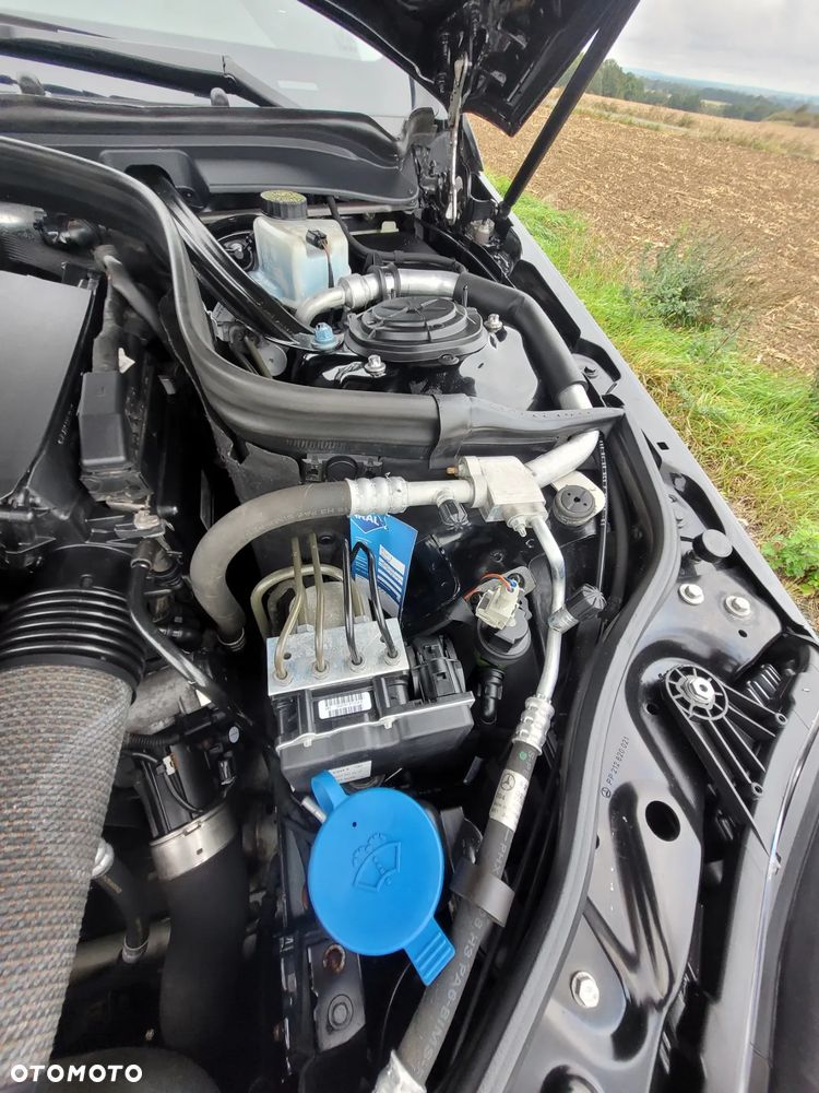 Mercedes-Benz Klasa E 200 CGI BlueEffICIENCY Avantgarde - 2