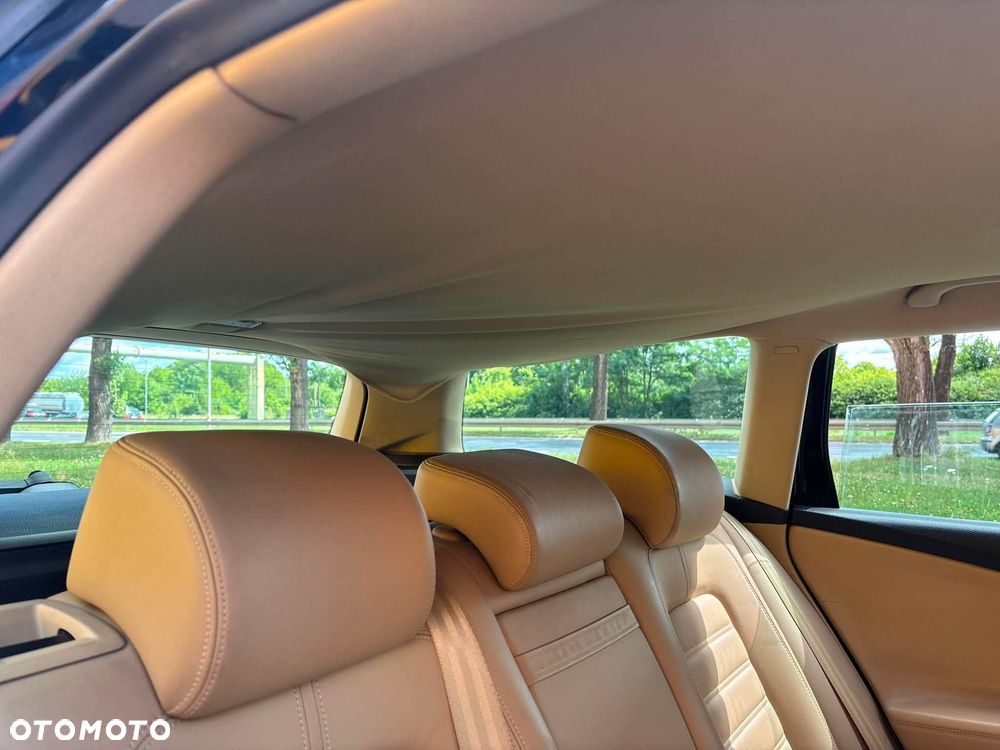 Volkswagen Passat 2.0 TDI 4Mot Highline - 12
