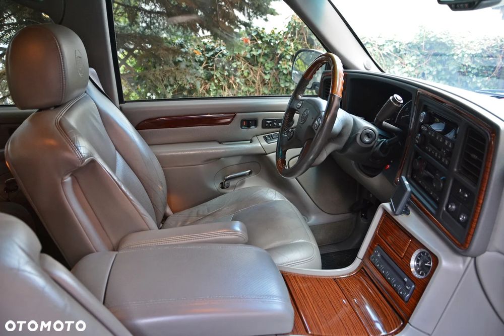 Cadillac Escalade - 19