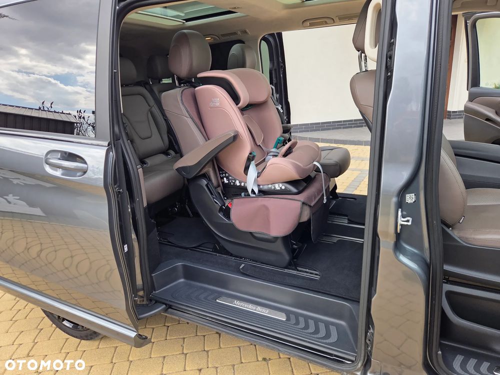 Mercedes-Benz Klasa V 300 d 4-Matic Exclusive 9G-Tronic (d³ugi) - 23