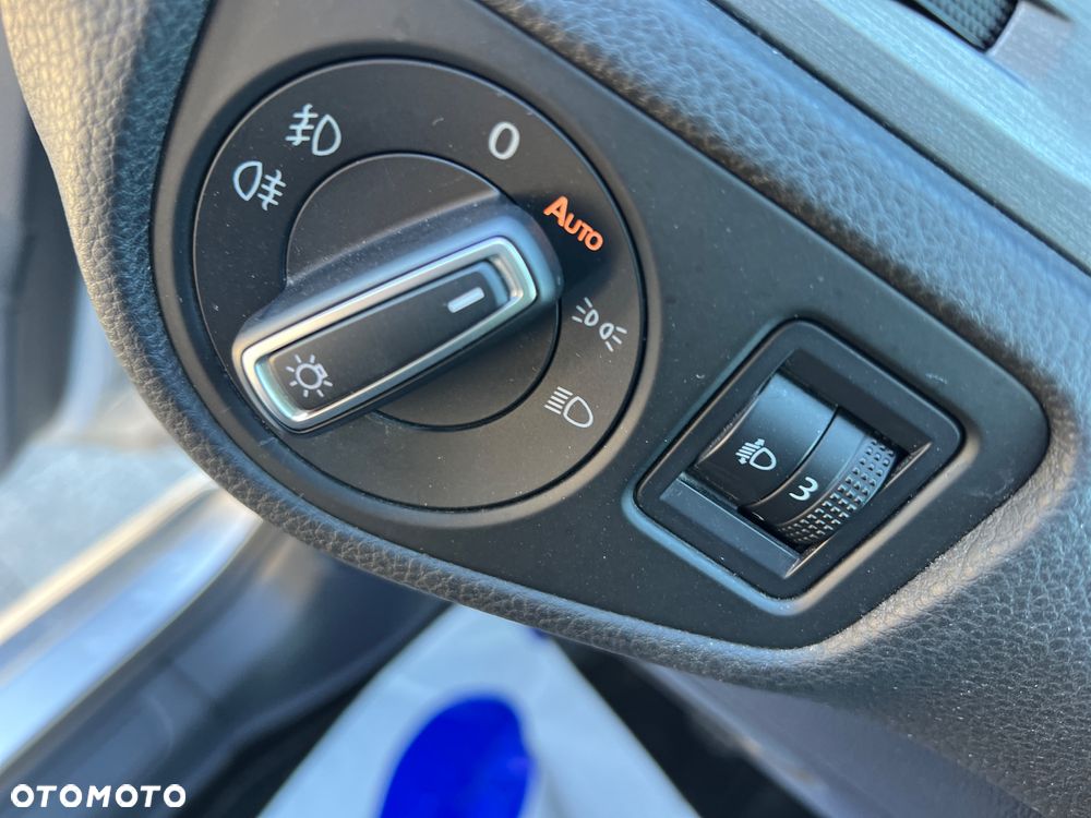 Volkswagen Golf 1.6 TDI BlueMotion Technology Trendline - 26