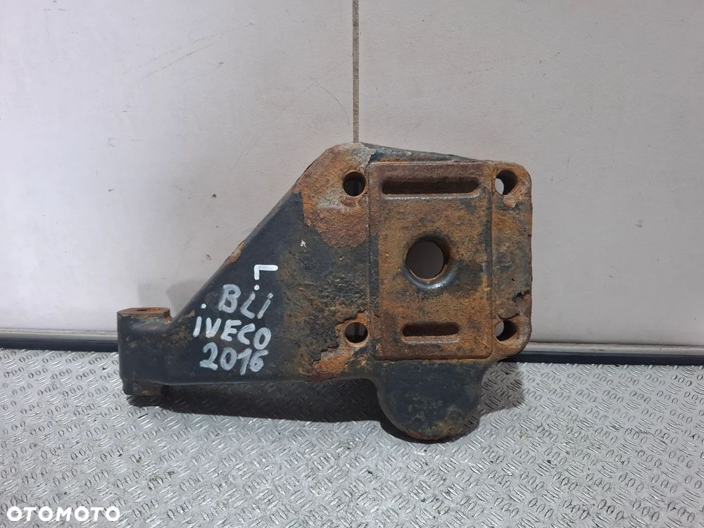 Mocowanie resora tył bliźniak lewy Iveco Daily 2016 rok 3,0HPI nr 500371285 - 2
