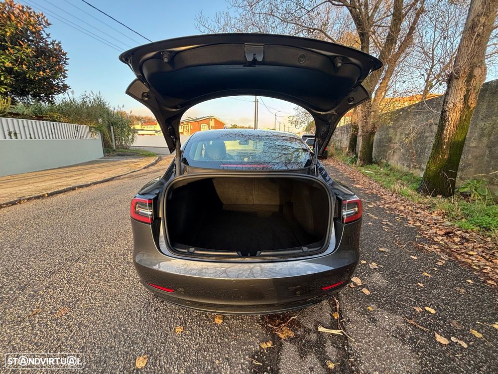 Tesla Model 3 Long Range Tração Traseira - 17
