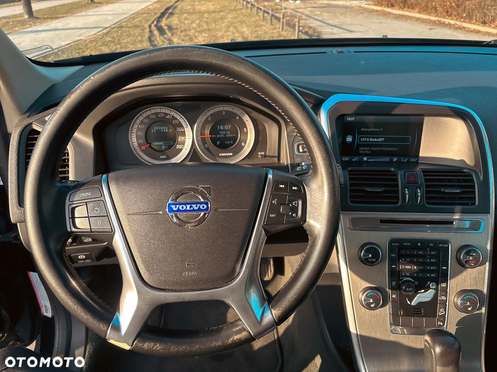 Volvo XC 60 2.4D AWD Summum - 19