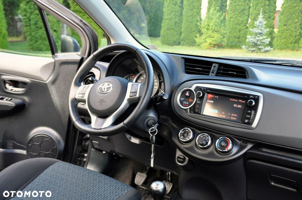 Toyota Yaris - 25