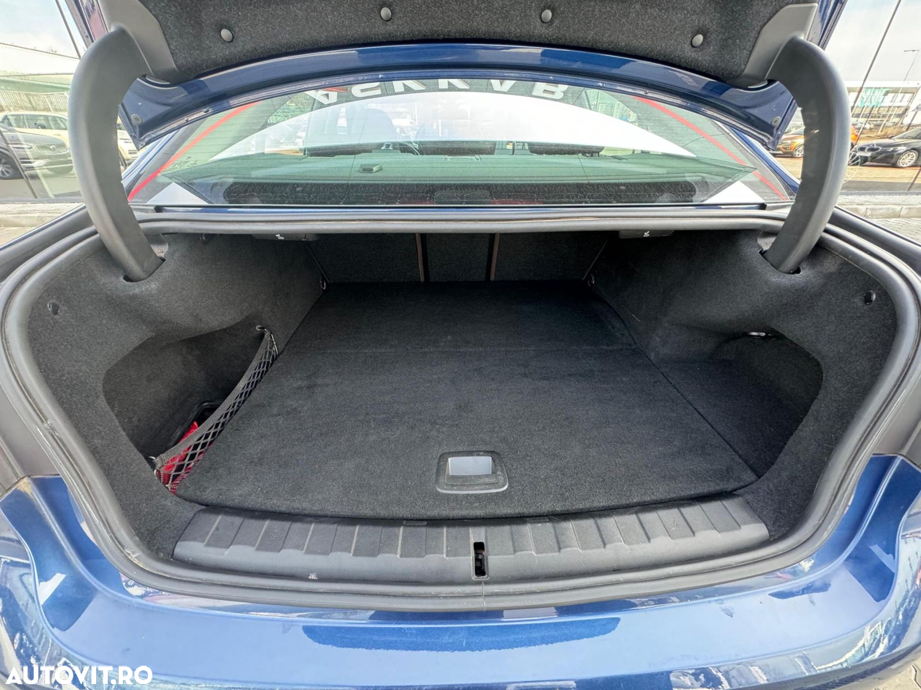 BMW Seria 3 330e AT PHEV - 32