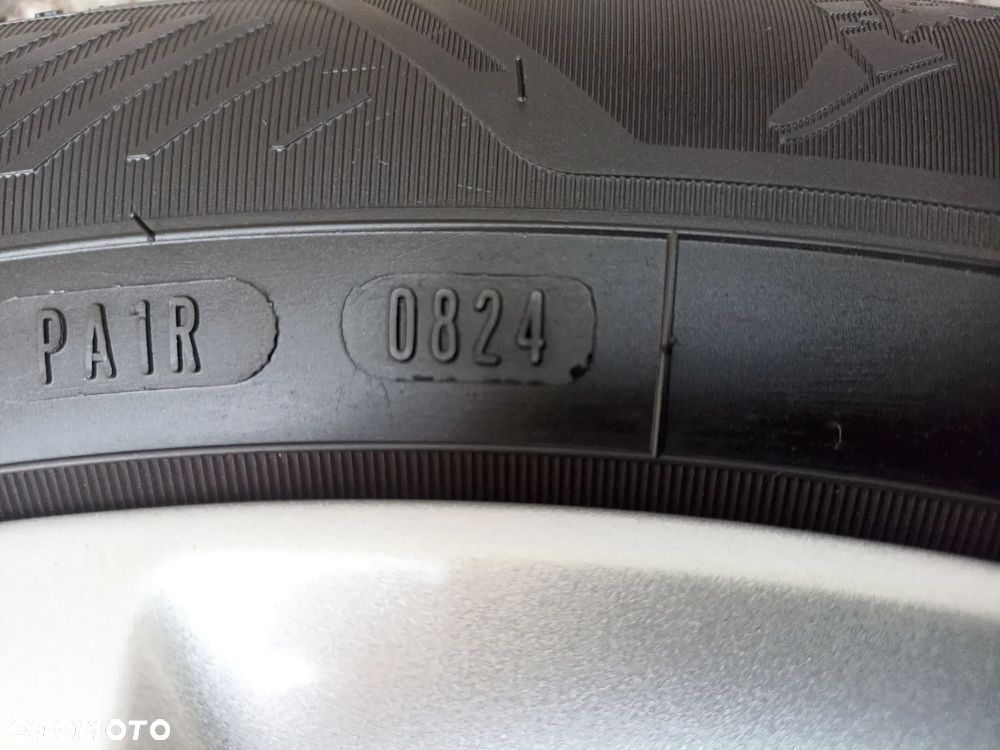 Ford Kuga 2.0 TDCi 2x4 Titanium - 36