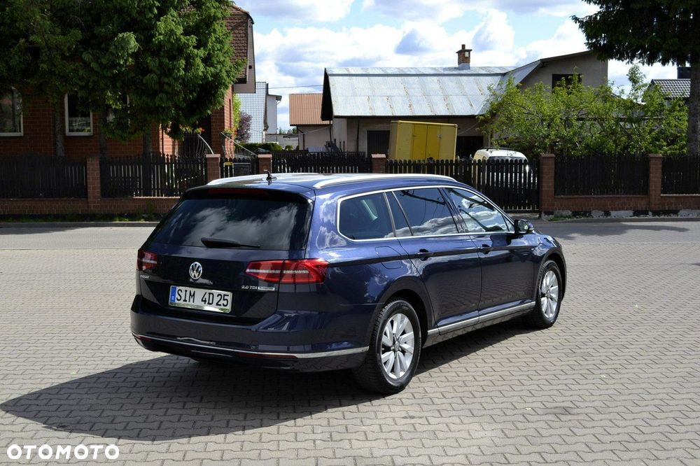 Volkswagen Passat - 11