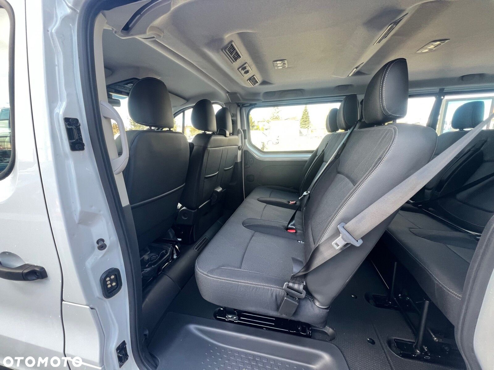 Renault Trafic - 12