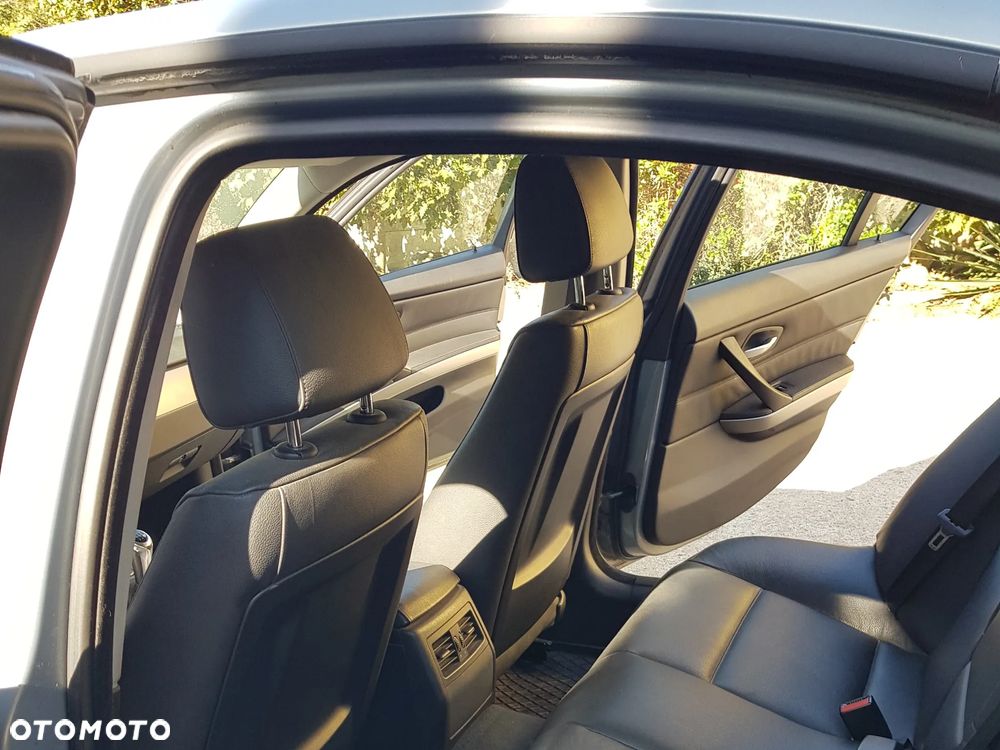 BMW Seria 3 320i - 22
