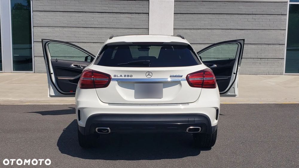 Mercedes-Benz GLA 250 7G-DCT Peak Edition - 24