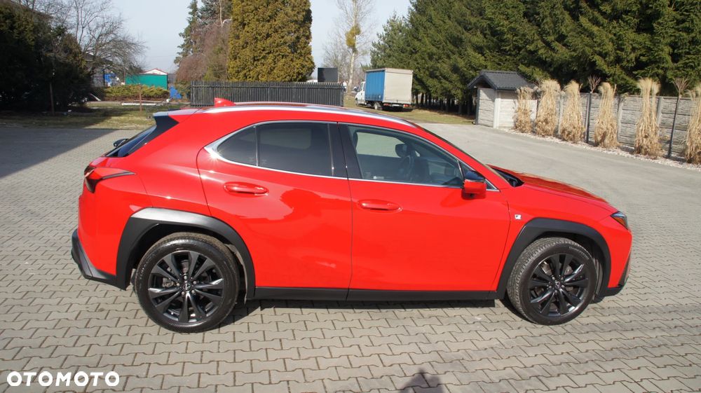 Lexus UX 200 F Sport 2WD - 28