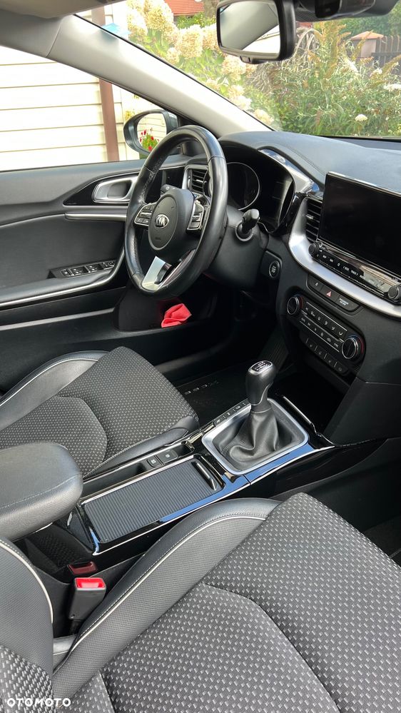 Kia XCeed 1.5 T-GDI L Business Line - 6