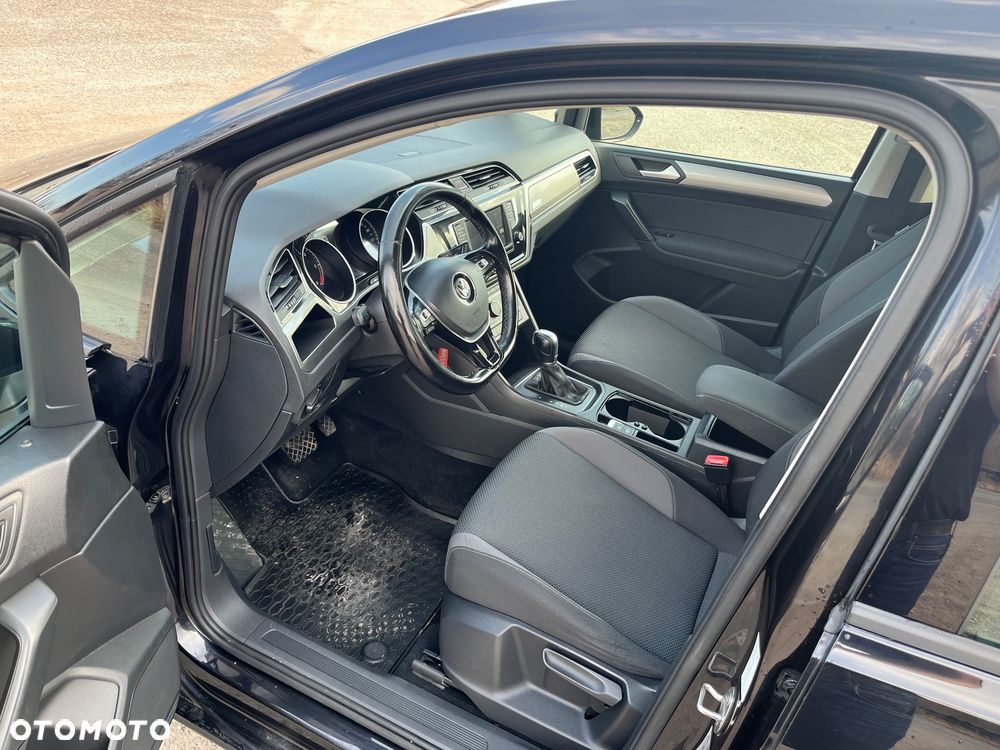 Volkswagen Touran 1.6 TDI SCR (BlueMotion Technology) DSG Trendline - 13