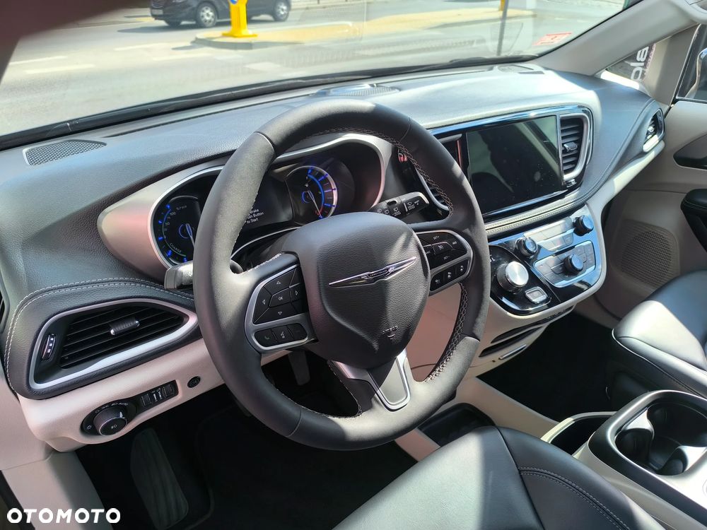 Chrysler Pacifica - 9