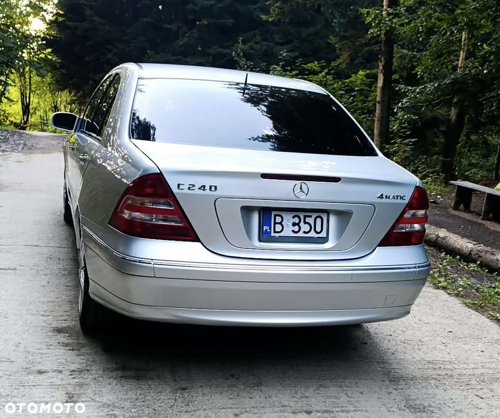 Mercedes-Benz Klasa C 240 Avantgarde 4-Matic - 8