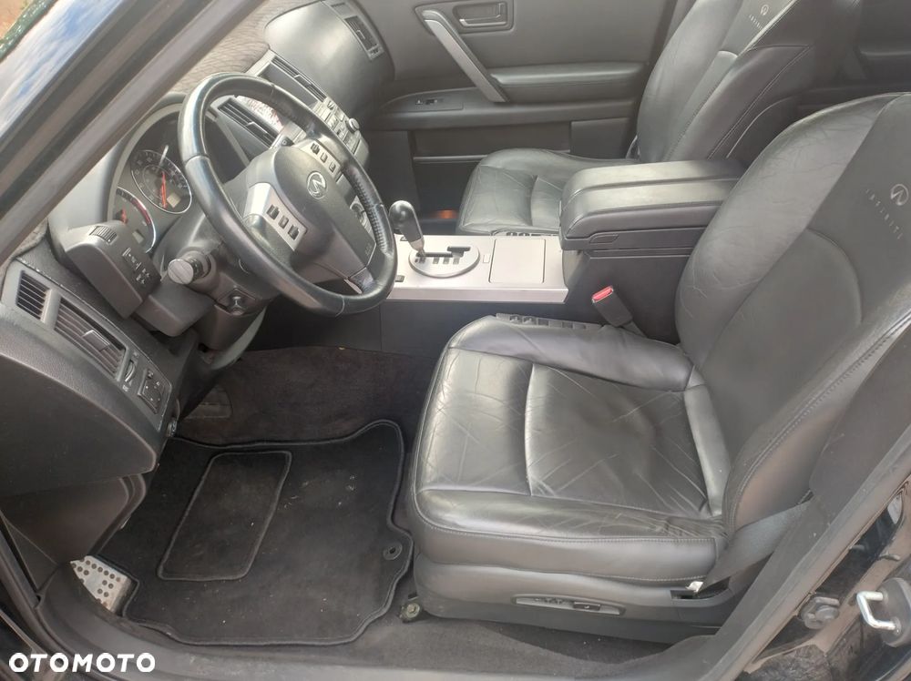 Infiniti FX - 8