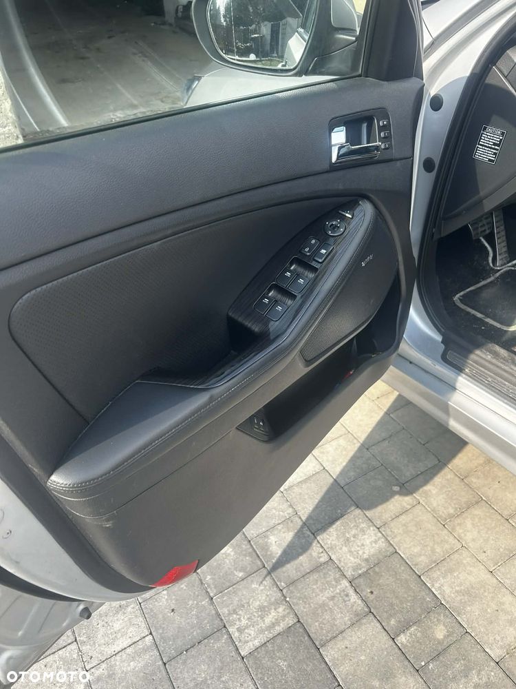 Kia Optima 1.7 CRDi M - 11