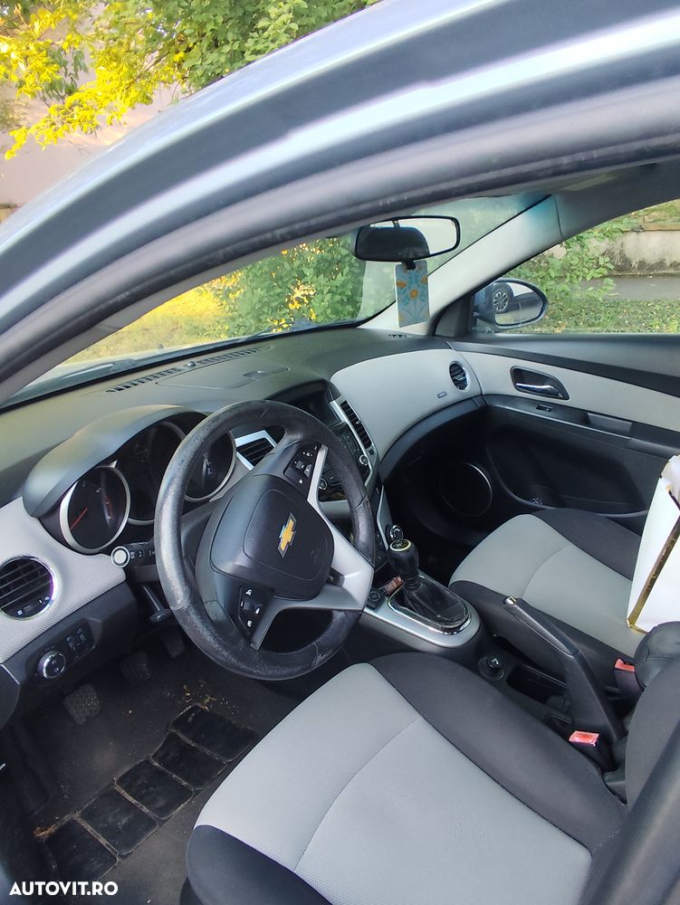Chevrolet Cruze 1.6 Ecotec LS+ - 6