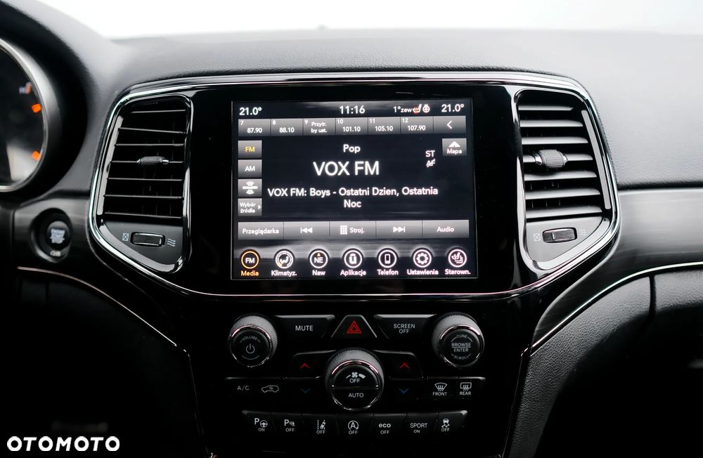 Jeep Grand Cherokee - 31