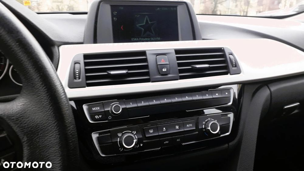 BMW Seria 3 318i - 16
