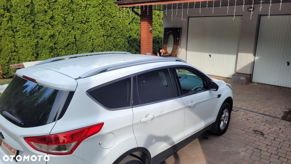 Ford Kuga 2.0 TDCi 2x4 Titanium - 40