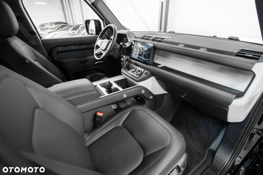 Land Rover Defender - 18