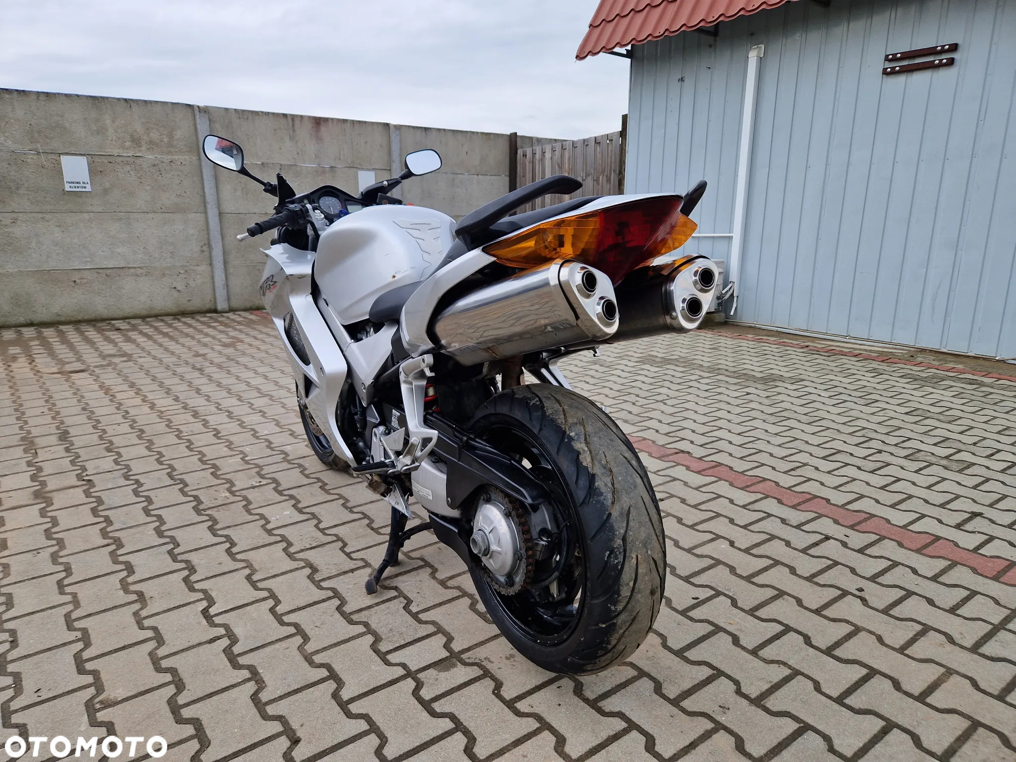 Honda VFR - 6