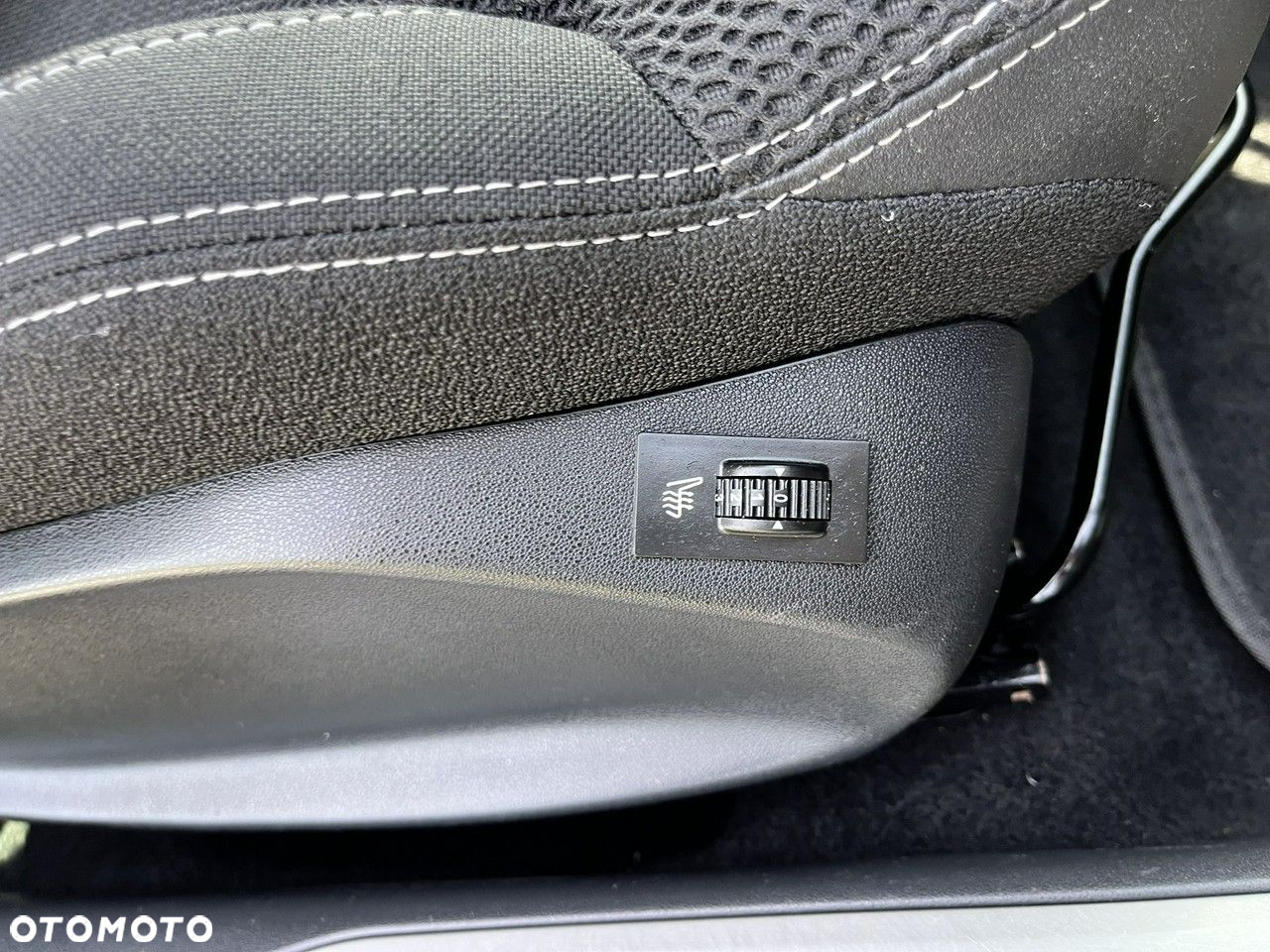 Citroën DS3 BlueHDi 100 CONNECTED CHIC - 21