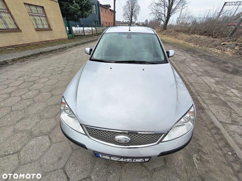 Ford Mondeo 1.8 Ghia X - 24