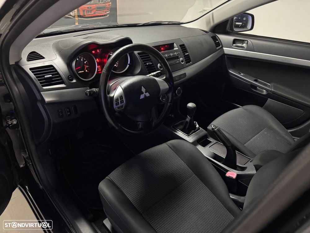 Mitsubishi Lancer Sportback 1.6 Invite Black Edition ClearTec - 29