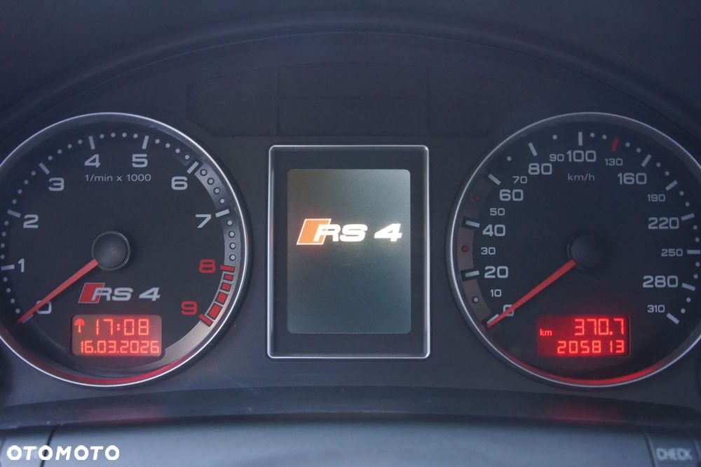 Audi RS4 Limousine - 19
