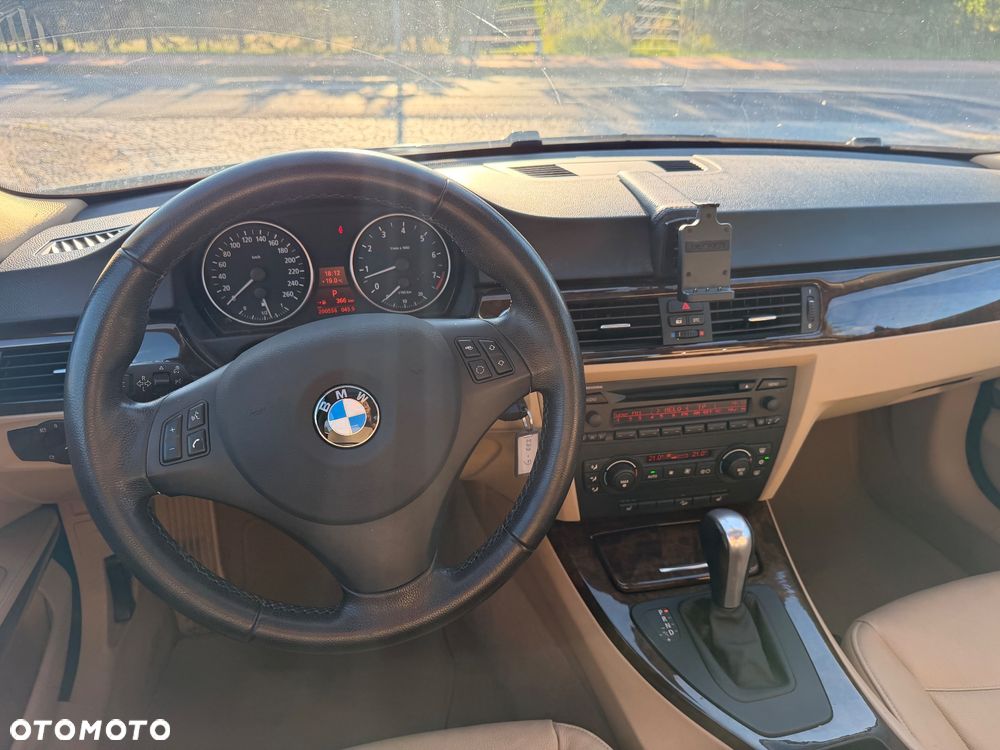 BMW Seria 3 325xi - 12